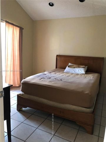 13749 SW 147th Circle Ln 235, Miami, FL 33186