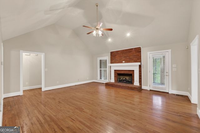 180 Riverbend Drive, Mcdonough, GA 30252