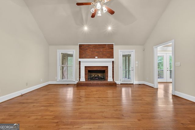 180 Riverbend Drive, Mcdonough, GA 30252