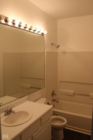 6549 Southern Cross Drive, Indianapolis, IN 46237