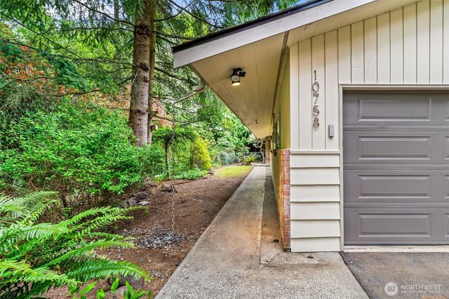 10758 Ashworth Avenue N, Seattle, WA 98133