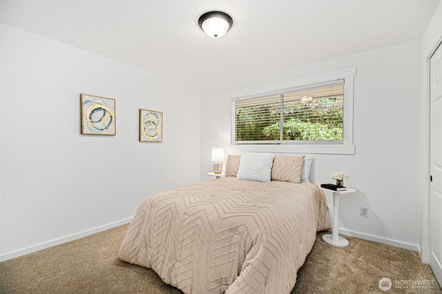 10758 Ashworth Avenue N, Seattle, WA 98133