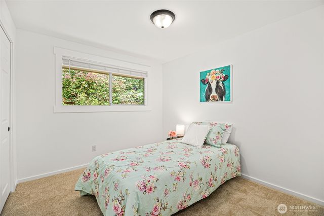 10758 Ashworth Avenue N, Seattle, WA 98133