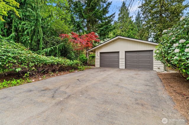 10758 Ashworth Avenue N, Seattle, WA 98133