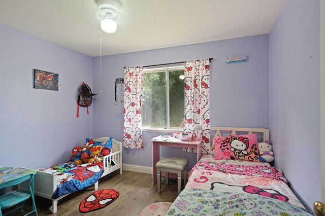 328 Burns Creek Ct, Waterford, CA 95386