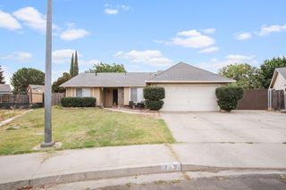 328 Burns Creek Ct, Waterford, CA 95386