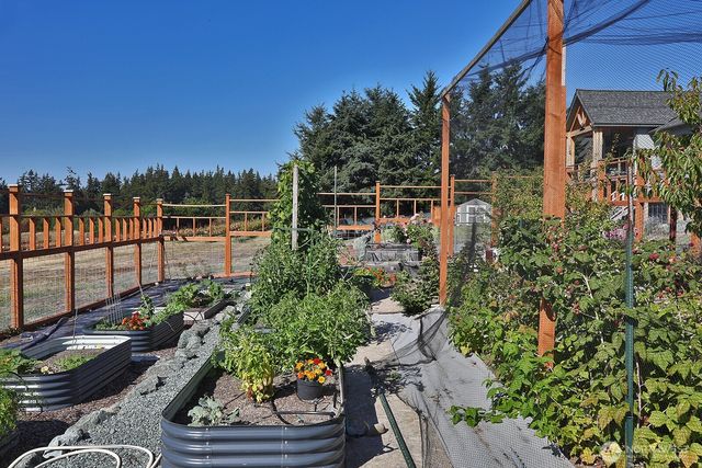6182 Countner Court, Clinton, WA 98236