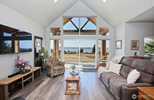 6182 Countner Court, Clinton, WA 98236