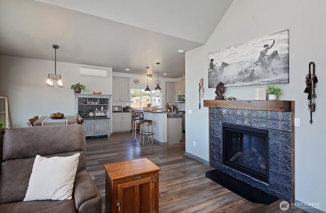 6182 Countner Court, Clinton, WA 98236