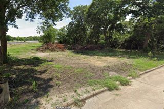 201 Neathery Street, Farmersville, TX 75442
