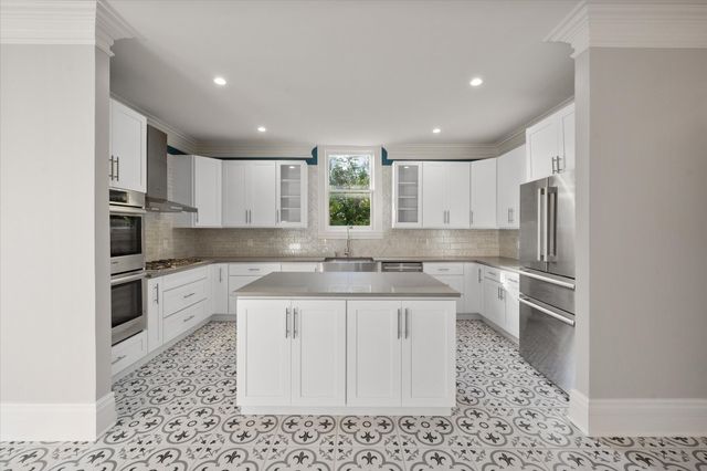 1020 W 3rd Avenue, Corsicana, TX 75110