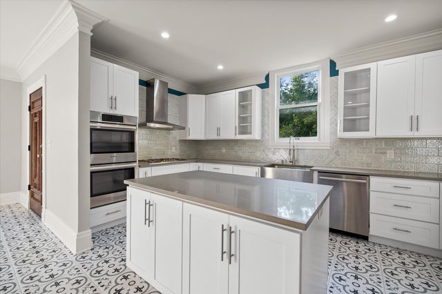 1020 W 3rd Avenue, Corsicana, TX 75110