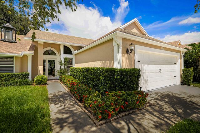 12981 Blue Lake Drive, Wellington, FL 33414