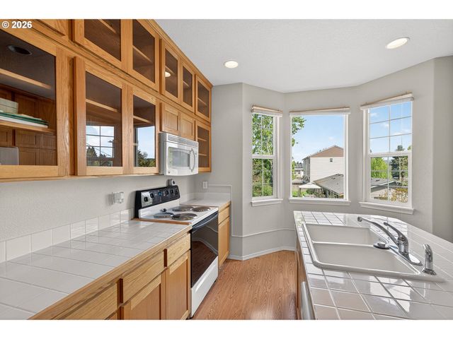 12320 Sw JENINE Ln, Beaverton, OR 97008