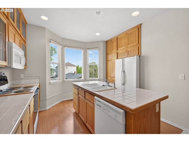 12320 Sw JENINE Ln, Beaverton, OR 97008