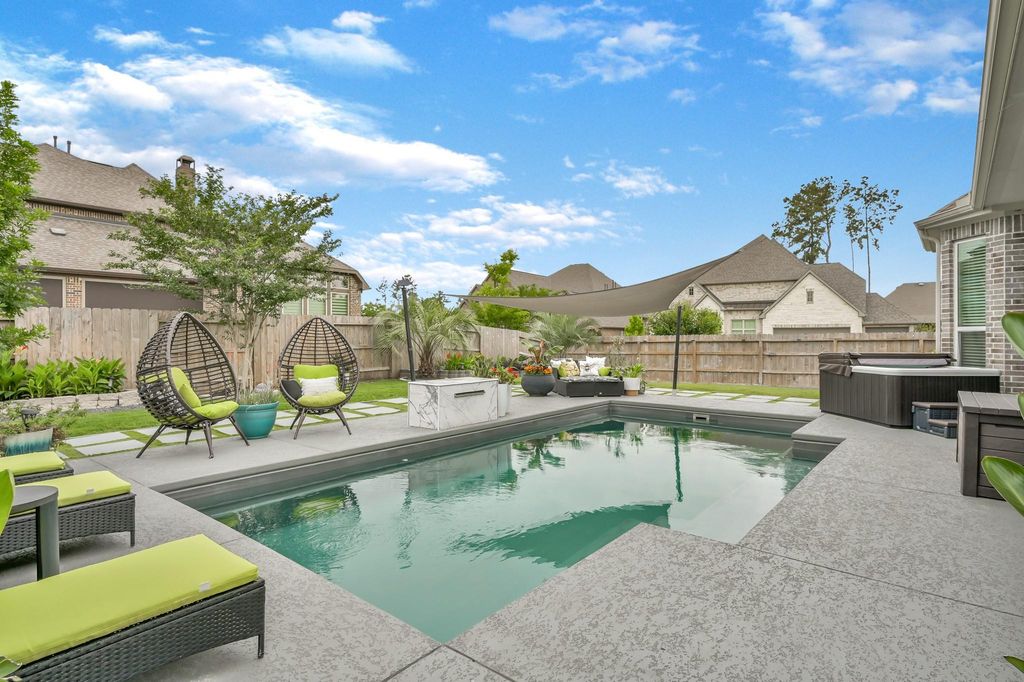 17402 Orchid Falls Lane, Conroe, TX 77302
