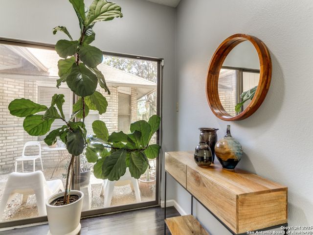 5935 Heather View, San Antonio, TX 78249