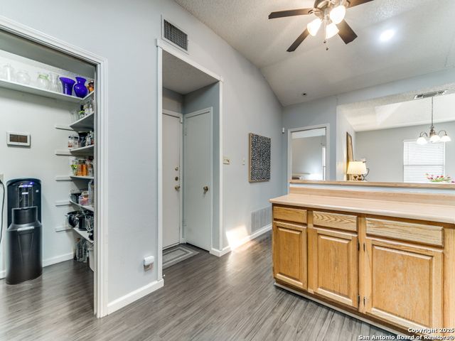 5935 Heather View, San Antonio, TX 78249
