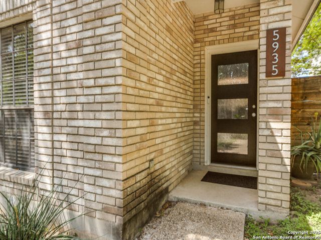5935 Heather View, San Antonio, TX 78249