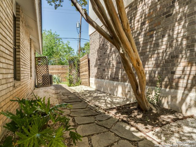 5935 Heather View, San Antonio, TX 78249