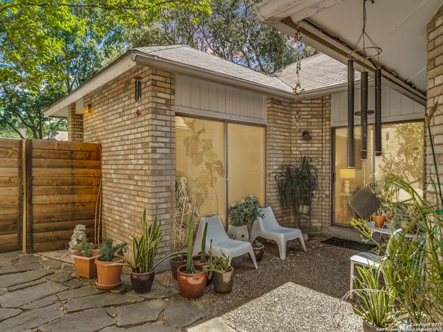 5935 Heather View, San Antonio, TX 78249