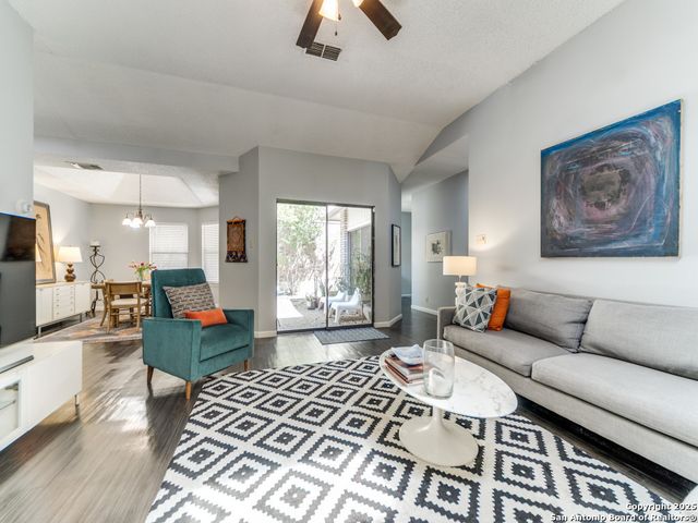 5935 Heather View, San Antonio, TX 78249