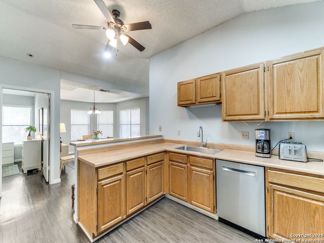 5935 Heather View, San Antonio, TX 78249
