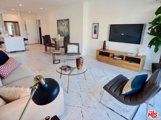 1731 FEDERAL Avenue 304, Los Angeles, CA 90025