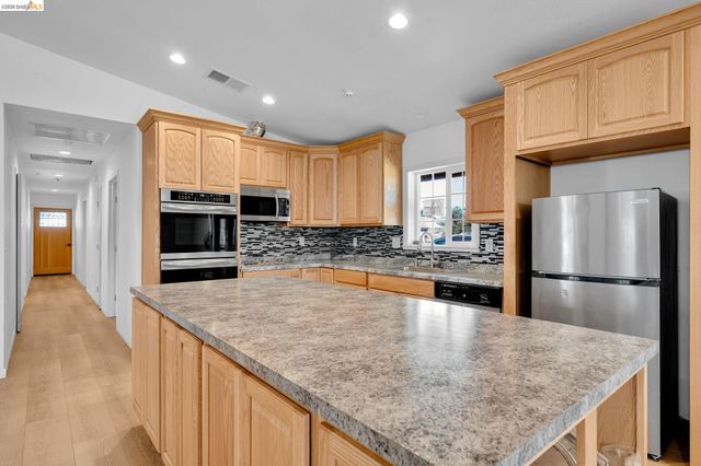 1691 Eden Plains Rd, Brentwood, CA 94513