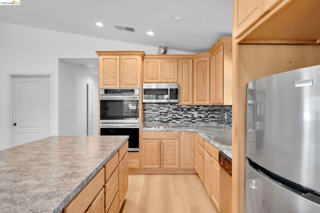 1691 Eden Plains Rd, Brentwood, CA 94513