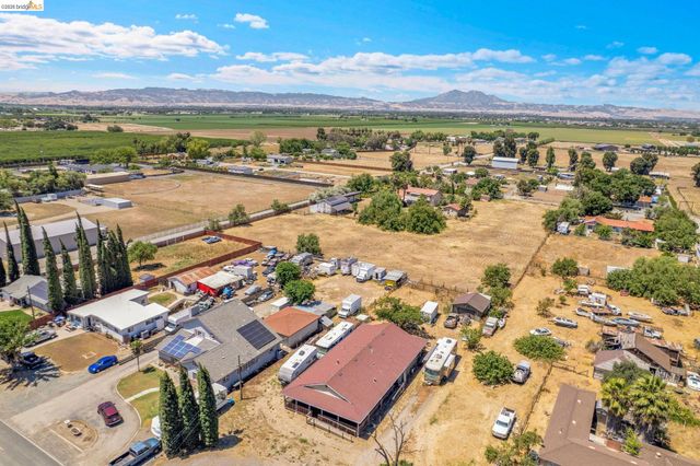 1691 Eden Plains Rd, Brentwood, CA 94513