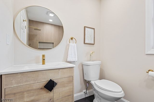 34 Emerald St, Hackensack City, NJ 07601