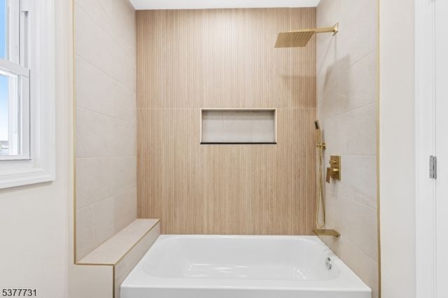 34 Emerald St, Hackensack City, NJ 07601