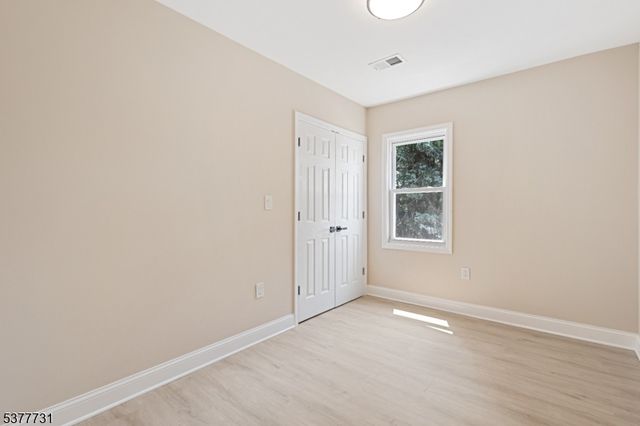 34 Emerald St, Hackensack City, NJ 07601