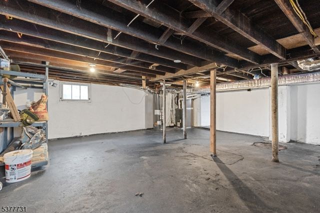 34 Emerald St, Hackensack City, NJ 07601