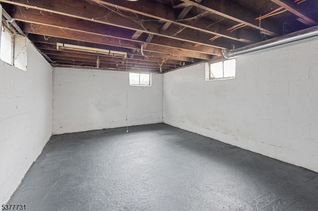 34 Emerald St, Hackensack City, NJ 07601