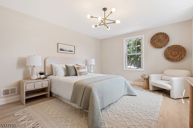 34 Emerald St, Hackensack City, NJ 07601