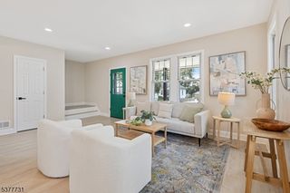 34 Emerald St, Hackensack City, NJ 07601