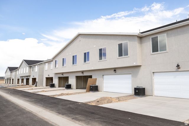 520 W 1875 N, Harrisville, UT 84404