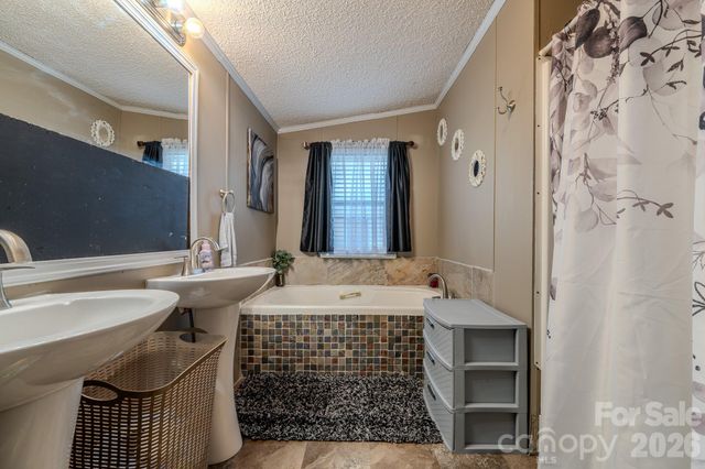 672 Upper Hanging Rock Road, Spruce Pine, NC 28777