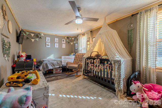 672 Upper Hanging Rock Road, Spruce Pine, NC 28777