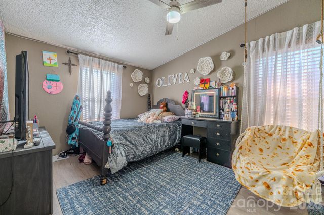 672 Upper Hanging Rock Road, Spruce Pine, NC 28777