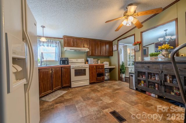 672 Upper Hanging Rock Road, Spruce Pine, NC 28777