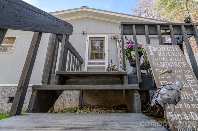 672 Upper Hanging Rock Road, Spruce Pine, NC 28777