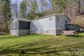 672 Upper Hanging Rock Road, Spruce Pine, NC 28777