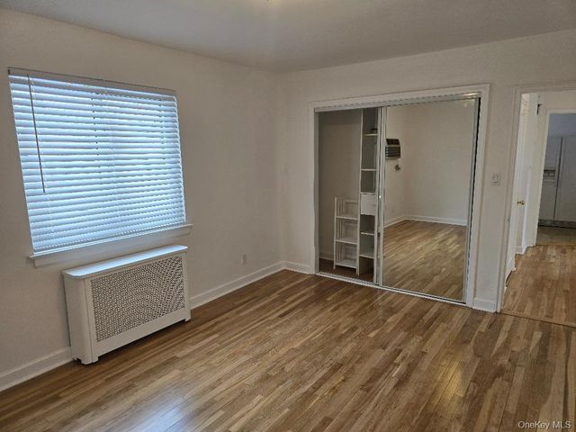 7019 261st Street 122E6, Glen Oaks, NY 11004