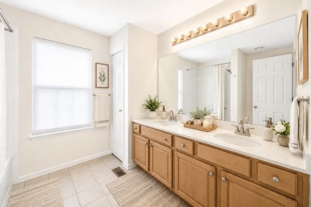 3081 Handley Court, Lisle, IL 60532