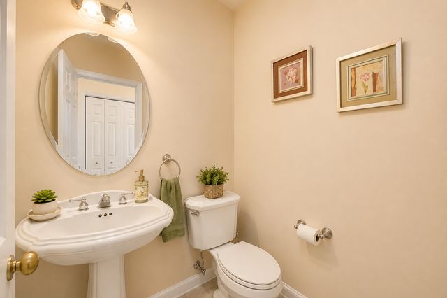 3081 Handley Court, Lisle, IL 60532