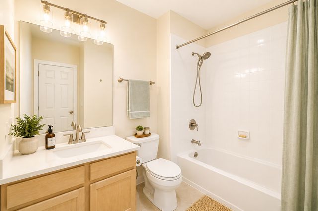 3081 Handley Court, Lisle, IL 60532