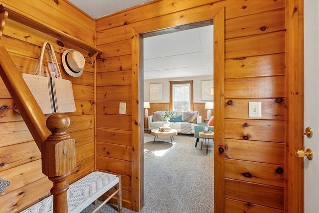 7 Groton Harvard Rd, Ayer, MA 01432